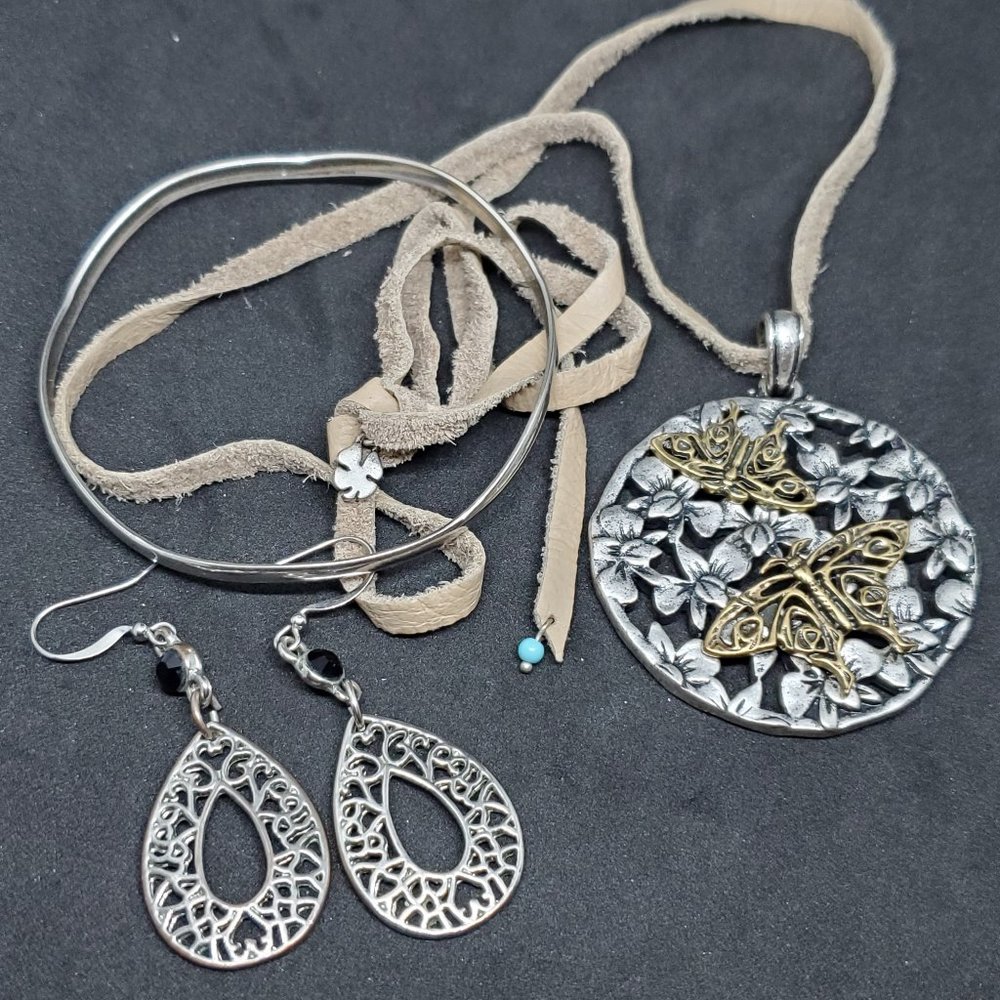 3 Piece Set of Necklace Bracelet Earrings Leather